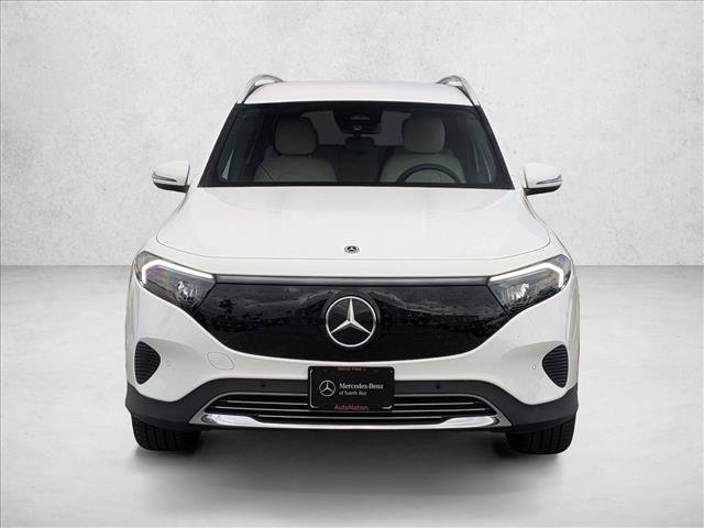 Used 2025 Mercedes-Benz EQB 300 4MATIC image 2