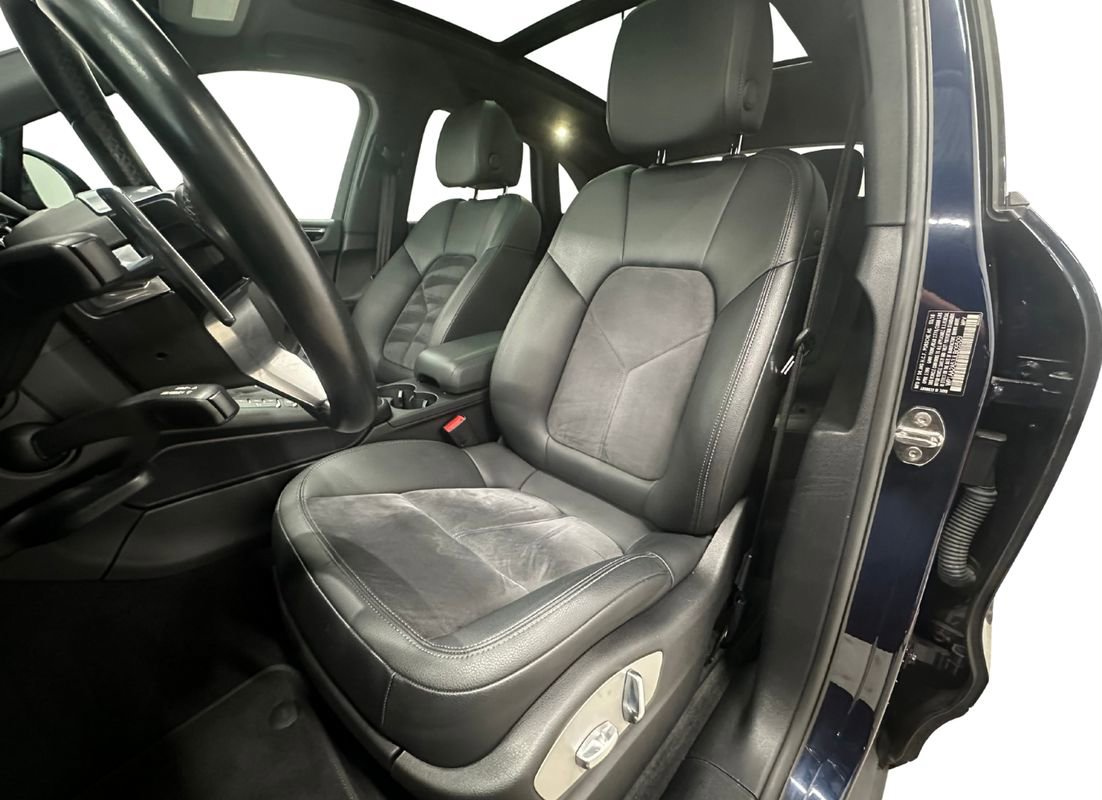 Used 2018 Porsche Macan image 12