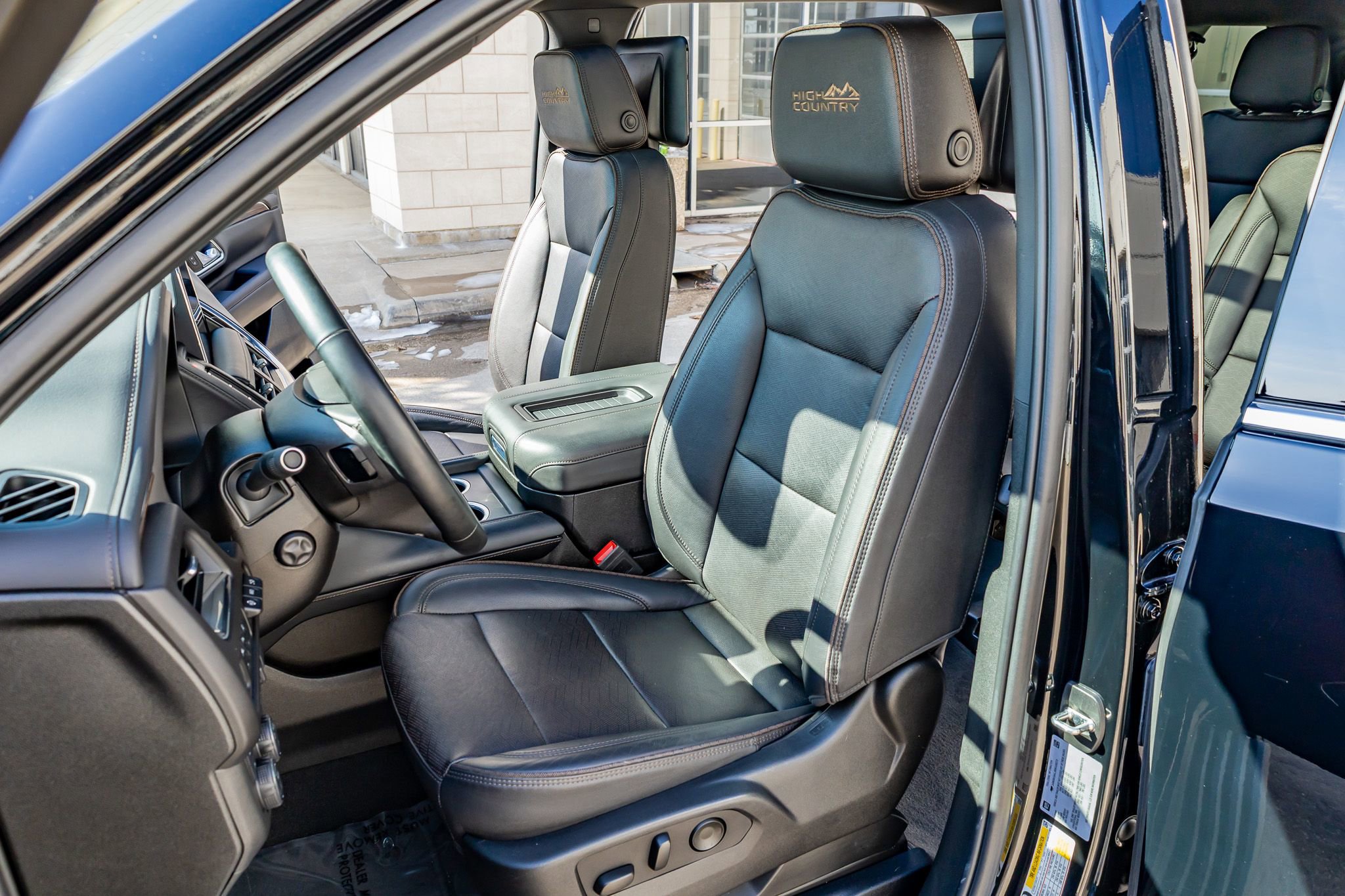 Used 2024 Chevrolet Suburban High Country image 27