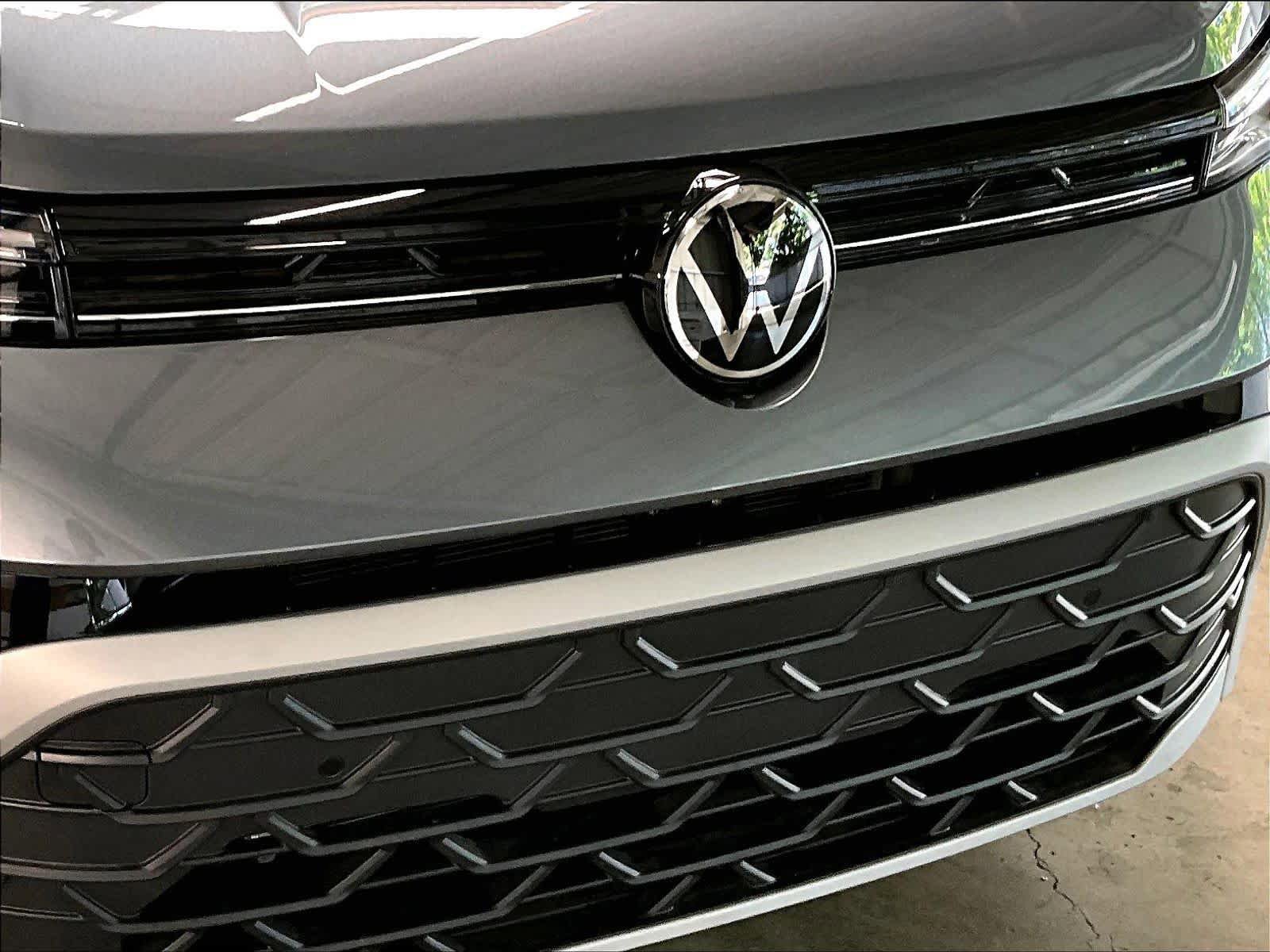New 2026 Volkswagen Taos SE FWD image 34