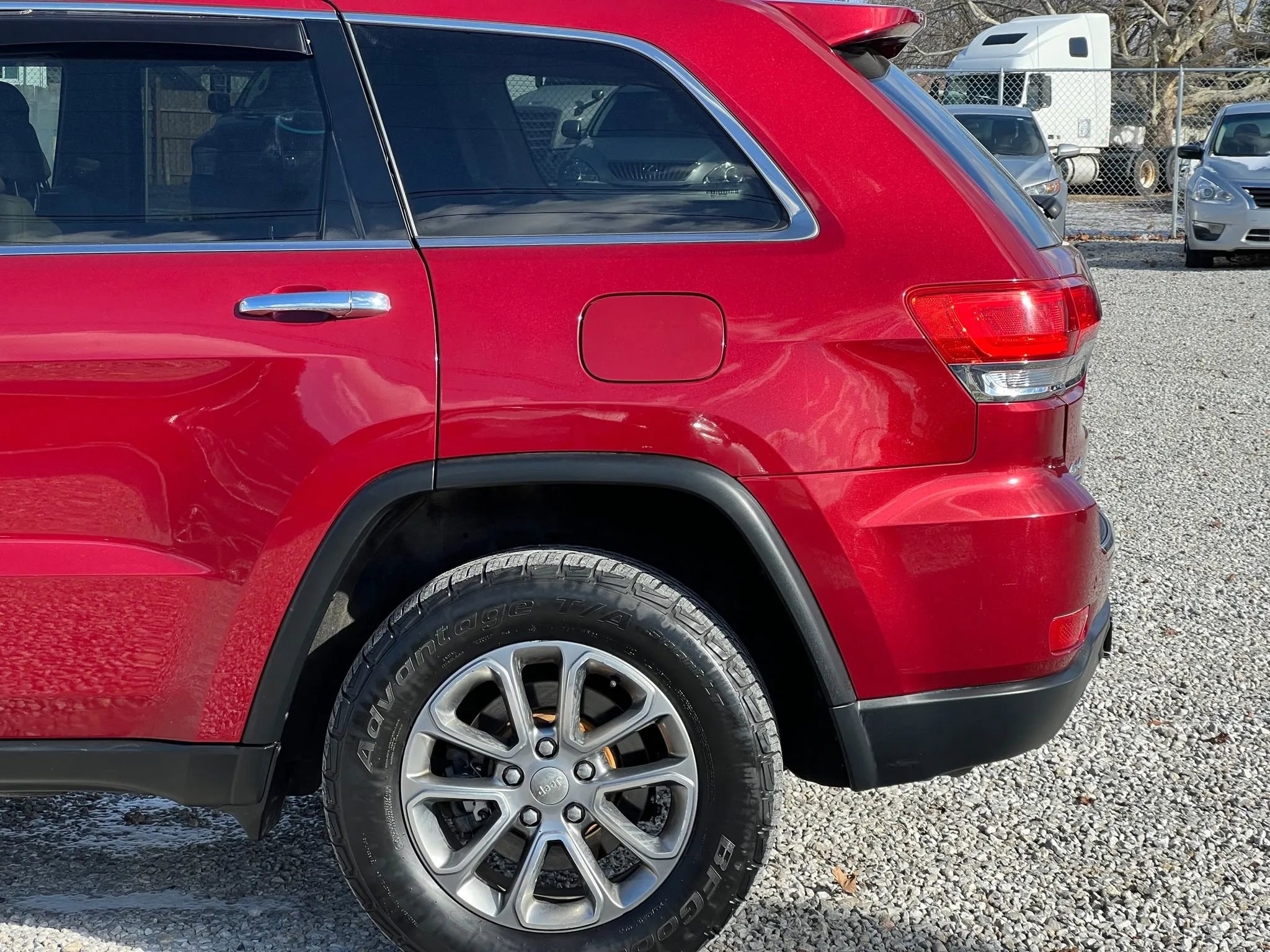 Used 2014 Jeep Grand Cherokee Limited w/ Luxury Group II AWD/4WD image 6