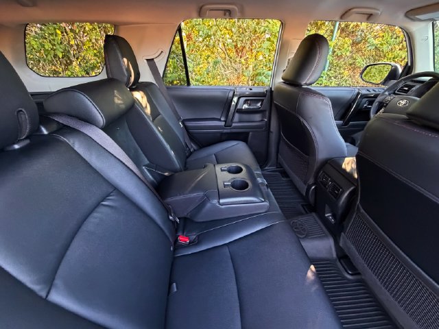 Used 2024 Toyota 4Runner TRD Off-Road Premium AWD/4WD image 37