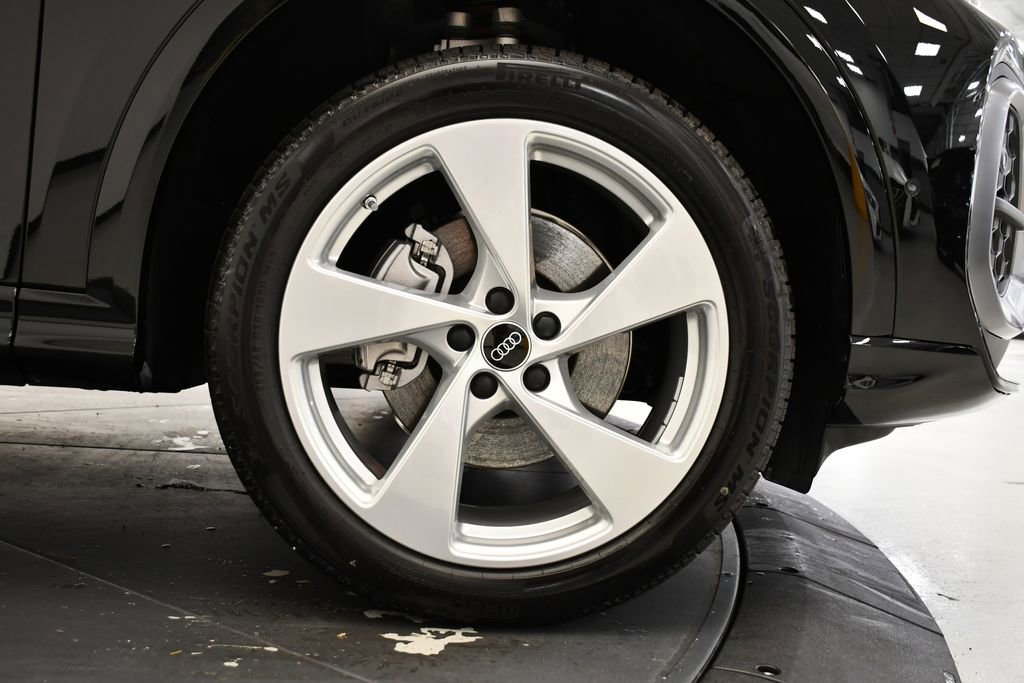Used 2025 Audi Q5 Premium Plus w/ Premium Plus image 17