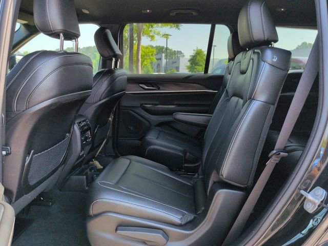 Certified 2024 Jeep Grand Cherokee L Limited w/ Black Appearance Package RWD image 17