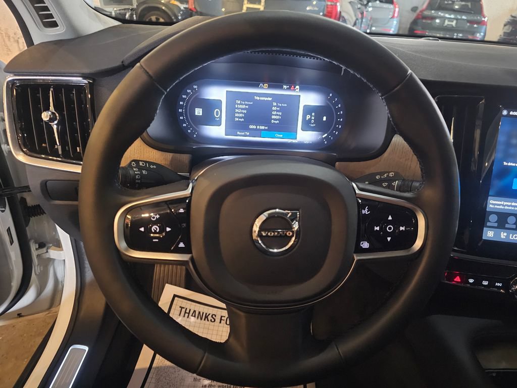 Certified 2025 Volvo V90 B6 Cross Country Plus AWD/4WD image 20