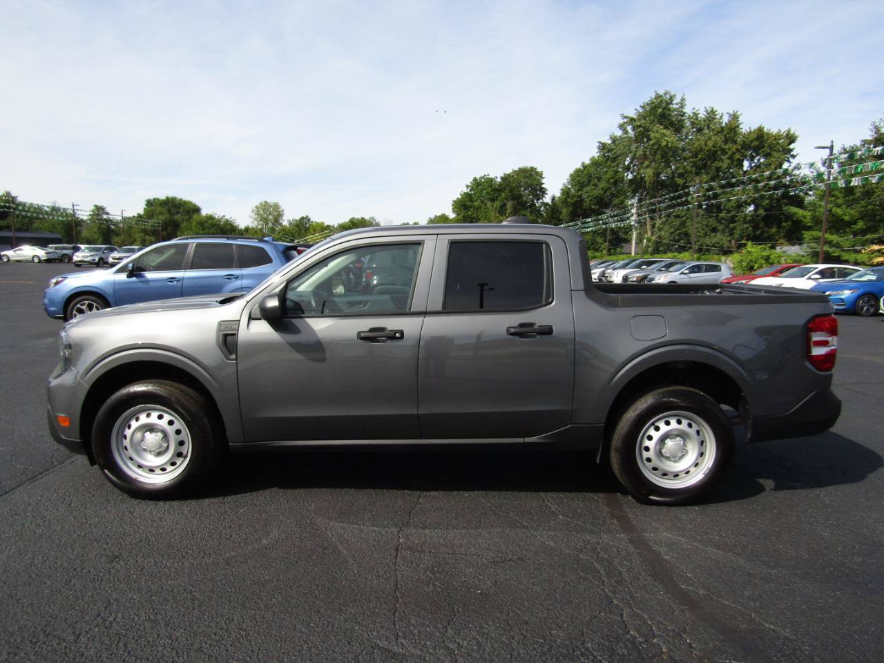 Used 2025 Ford Maverick XL w/ Equipment Group 102A AWD/4WD image 4