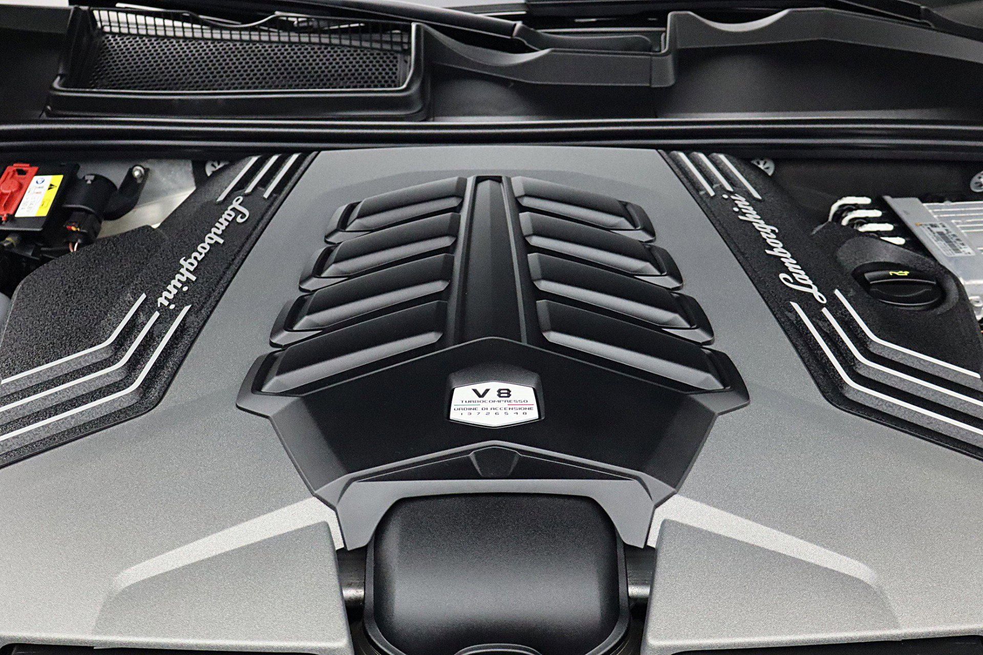 Used 2020 Lamborghini Urus image 25