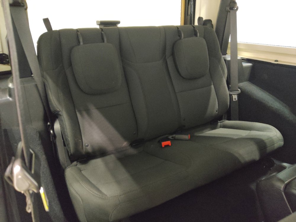 Used 2018 Jeep Wrangler Sport image 19