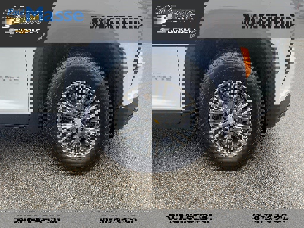 Used 2024 Chevrolet Traverse LS image 11