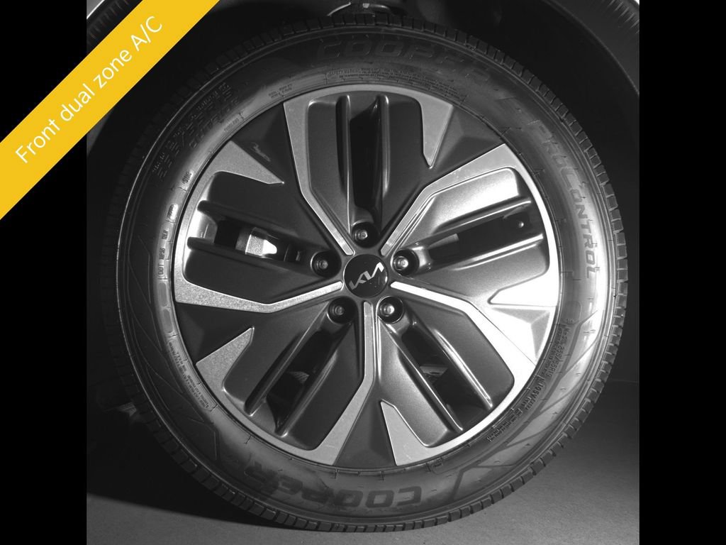 Certified 2024 Kia EV6 Light AWD/4WD image 12