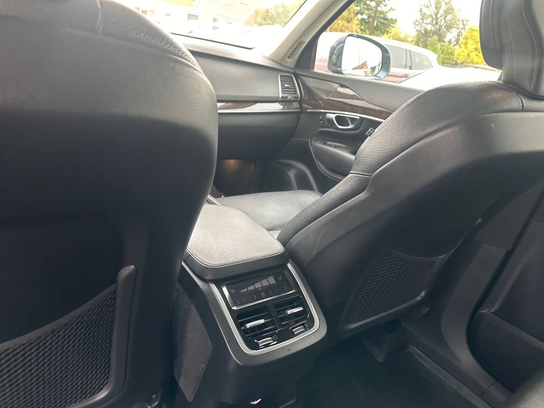 Used 2019 Volvo XC90 T6 Momentum w/ Protection Package Premier AWD/4WD image 35