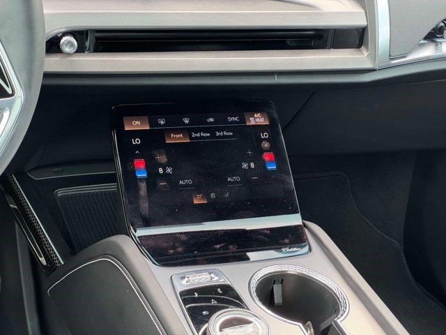 Certified 2026 Cadillac Vistiq Luxury AWD/4WD image 4