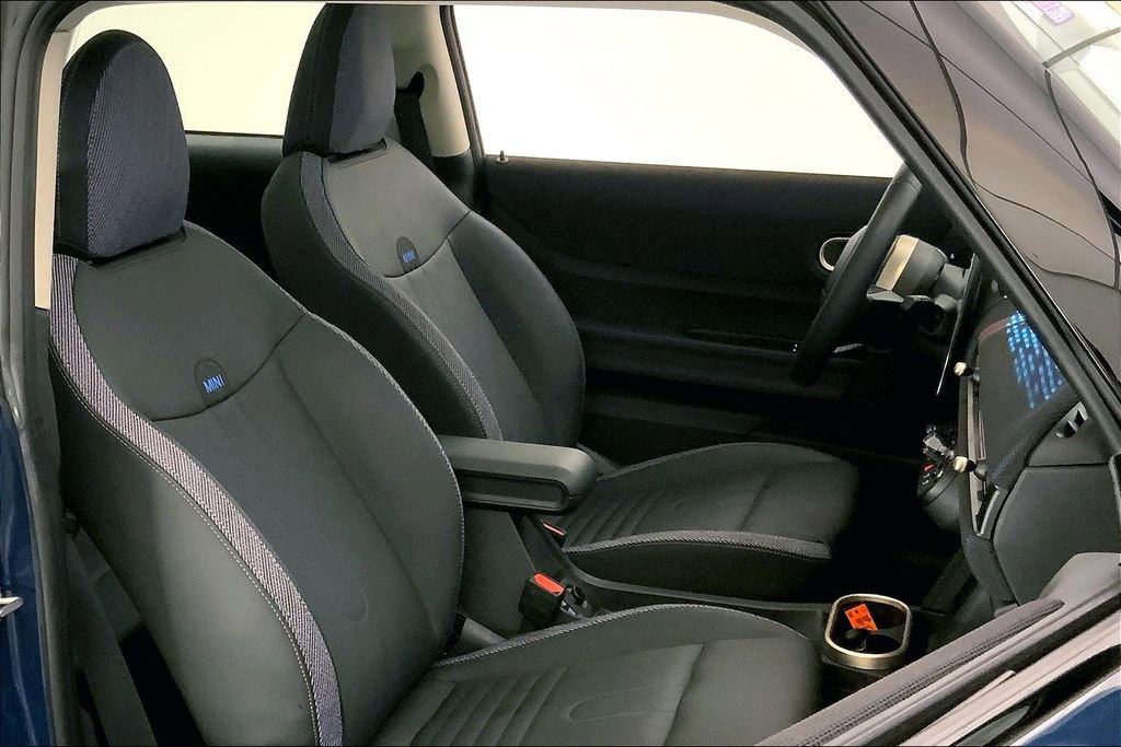 Certified 2025 MINI Cooper S image 6