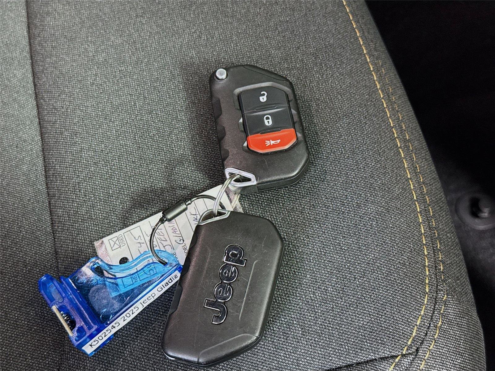 Used 2025 Jeep Gladiator Sport image 18