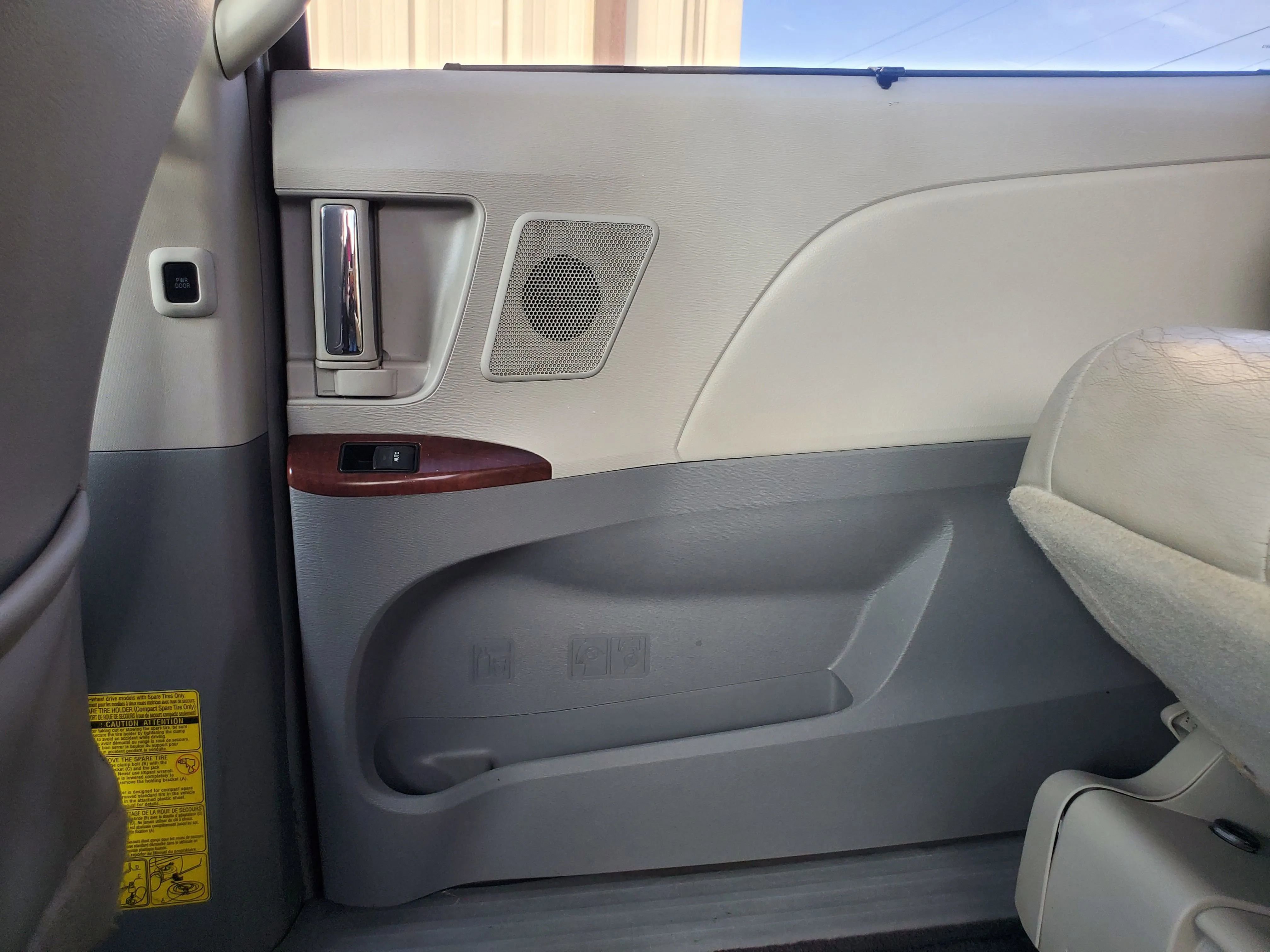 Used 2012 Toyota Sienna XLE w/ XLE Navigation Pkg FWD image 24