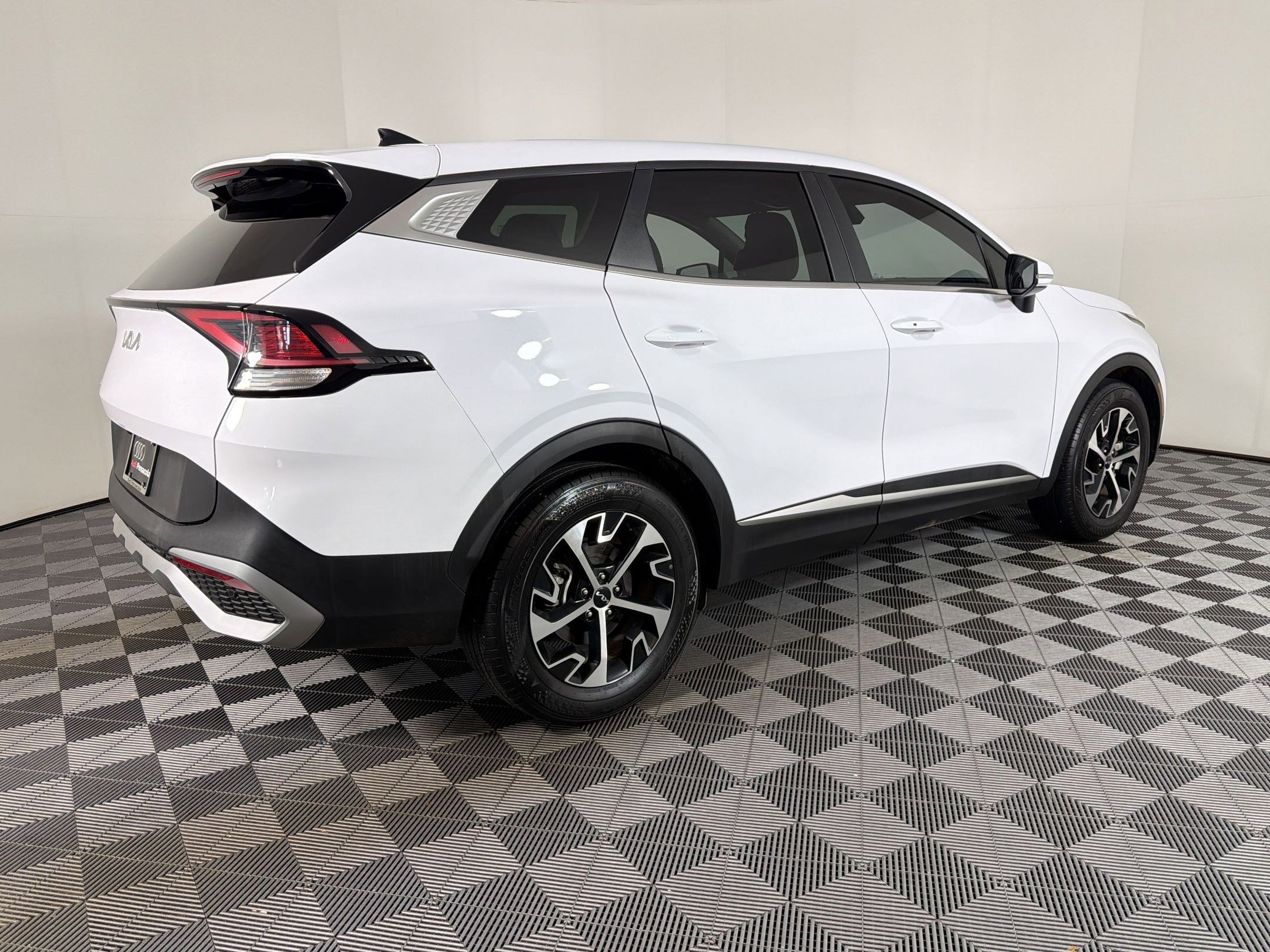 Used 2024 Kia Sportage EX FWD image 7