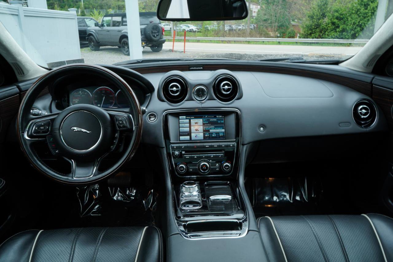 Used 2015 Jaguar XJ L Portfolio AWD/4WD image 52