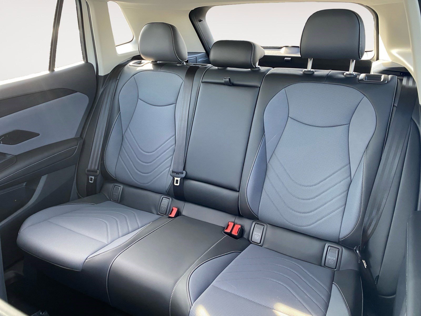 New 2026 Volkswagen Tiguan SE AWD/4WD image 18