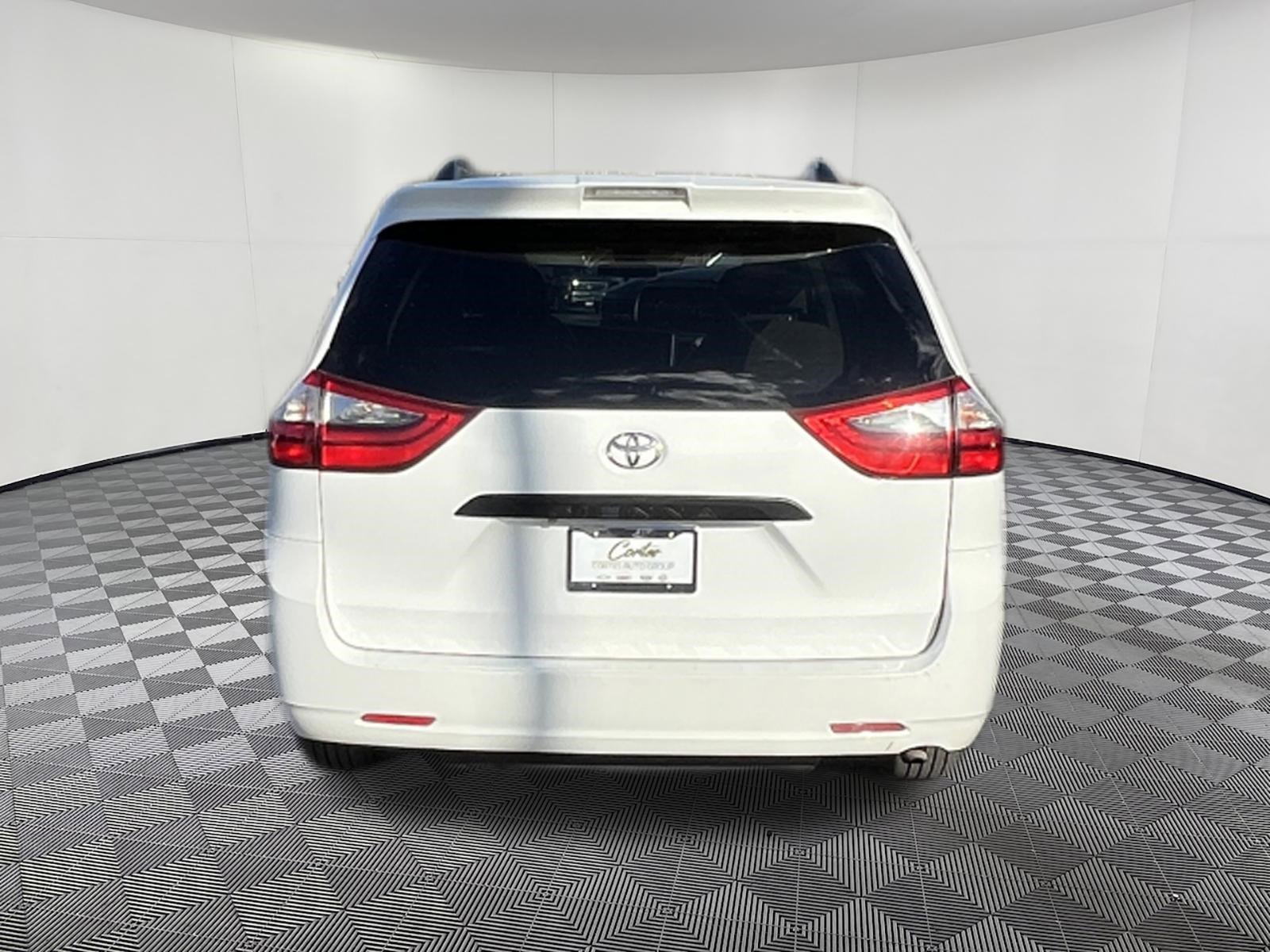 Used 2020 Toyota Sienna L FWD image 5