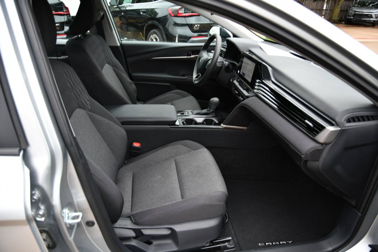 Used 2026 Toyota Camry LE FWD image 29