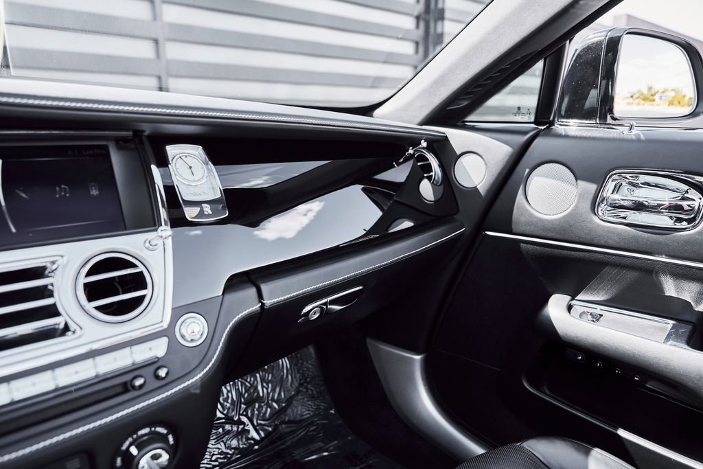 Used 2018 Rolls-Royce Dawn RWD image 69