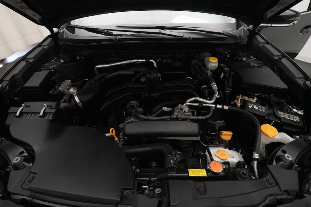 Certified 2025 Subaru Outback Limited AWD/4WD image 3