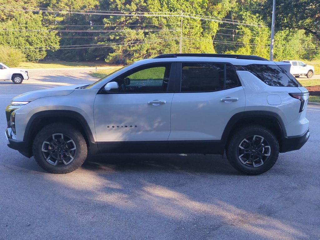 New 2027 Chevrolet Equinox ACTIV w/ Convenience Package III FWD image 8