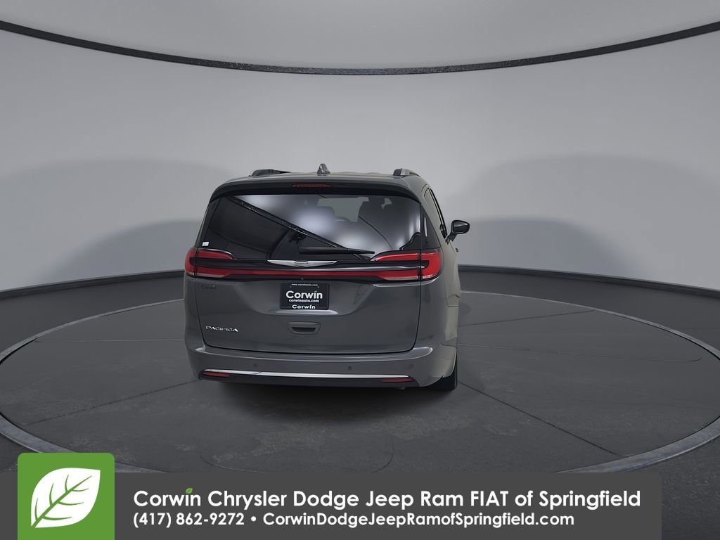 Used 2021 Chrysler Pacifica Touring-L w/ Uconnect Theater Family Group FWD image 13