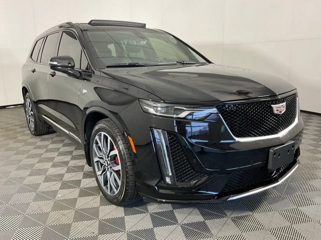 Used 2024 Cadillac XT6 Sport w/ Technology Package AWD/4WD image 3