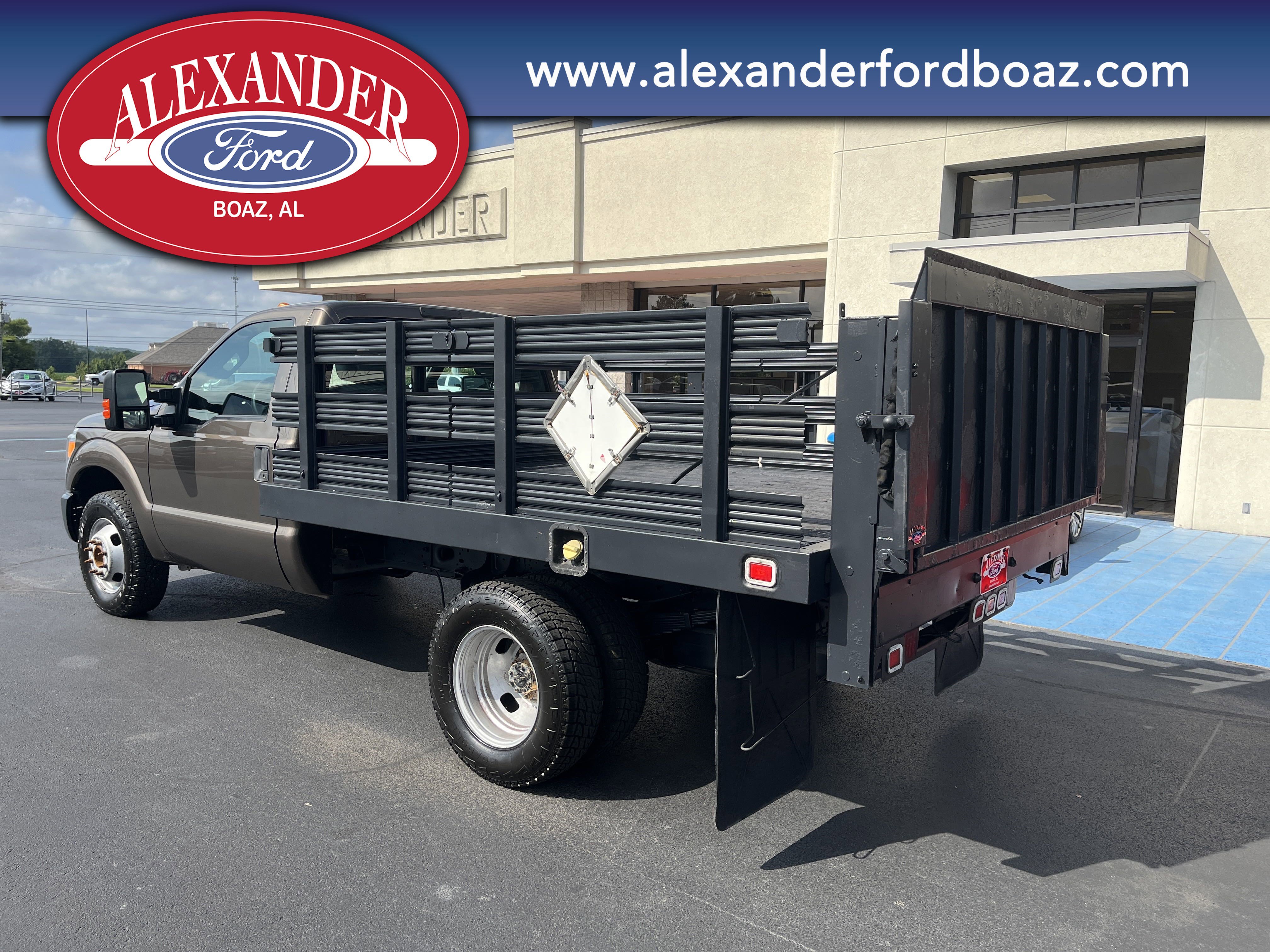 Used 2016 Ford F350 XL w/ Power Equipment Group image 2