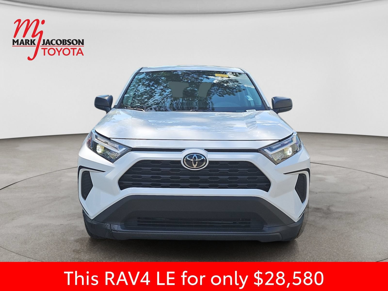 Used 2023 Toyota RAV4 LE AWD/4WD image 3