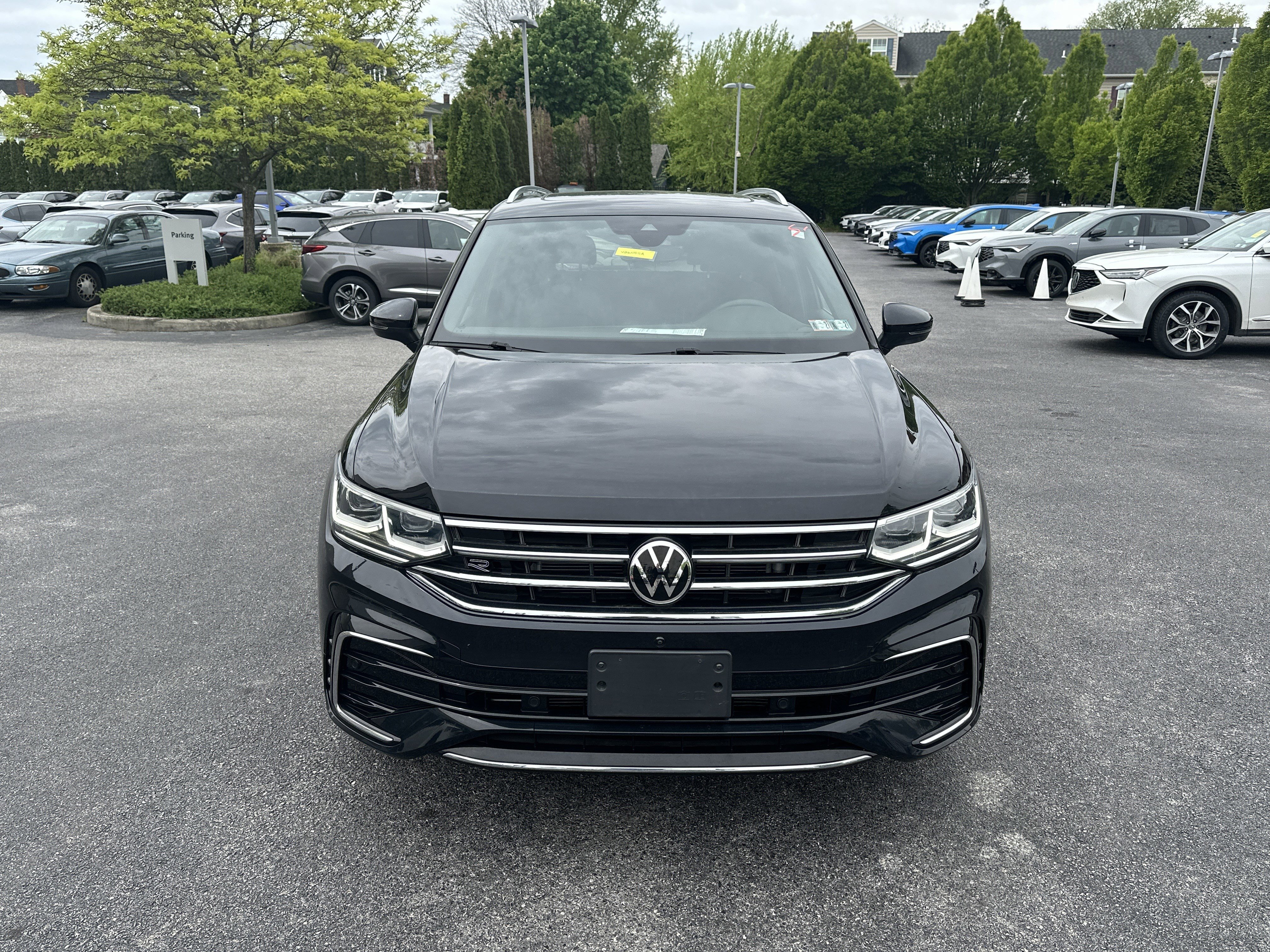 Used 2023 Volkswagen Tiguan SEL R-Line AWD/4WD image 3