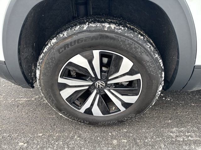 Used 2024 Volkswagen Atlas Cross Sport SE image 30