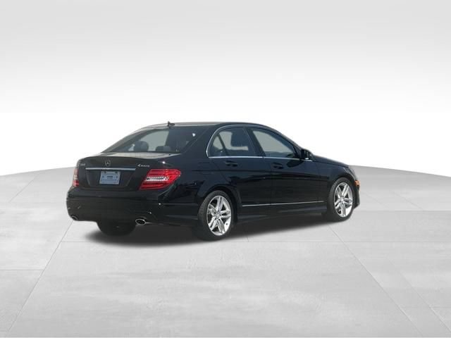Used 2014 Mercedes-Benz C 300 4MATIC Sedan image 3