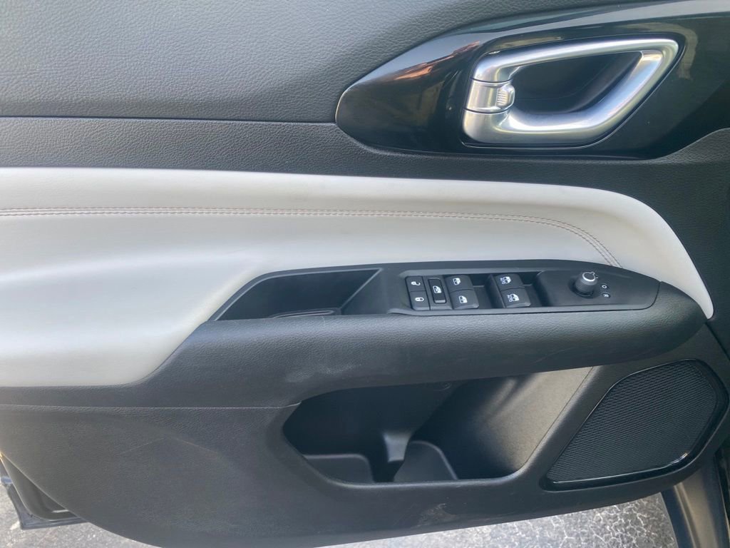 Used 2022 Jeep Compass Limited image 20