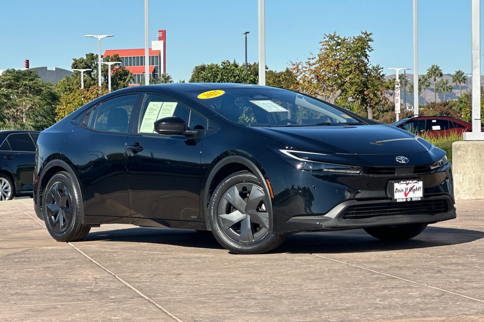 Certified 2025 Toyota Prius LE AWD/4WD image 2