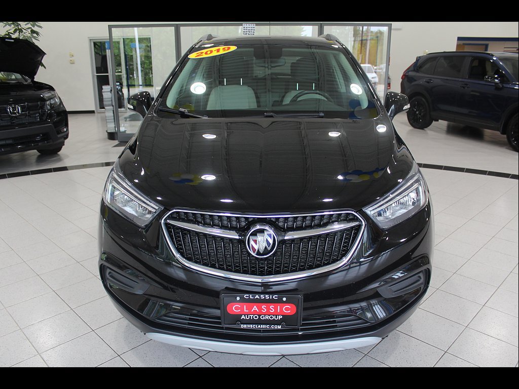Used 2019 Buick Encore Preferred FWD image 2