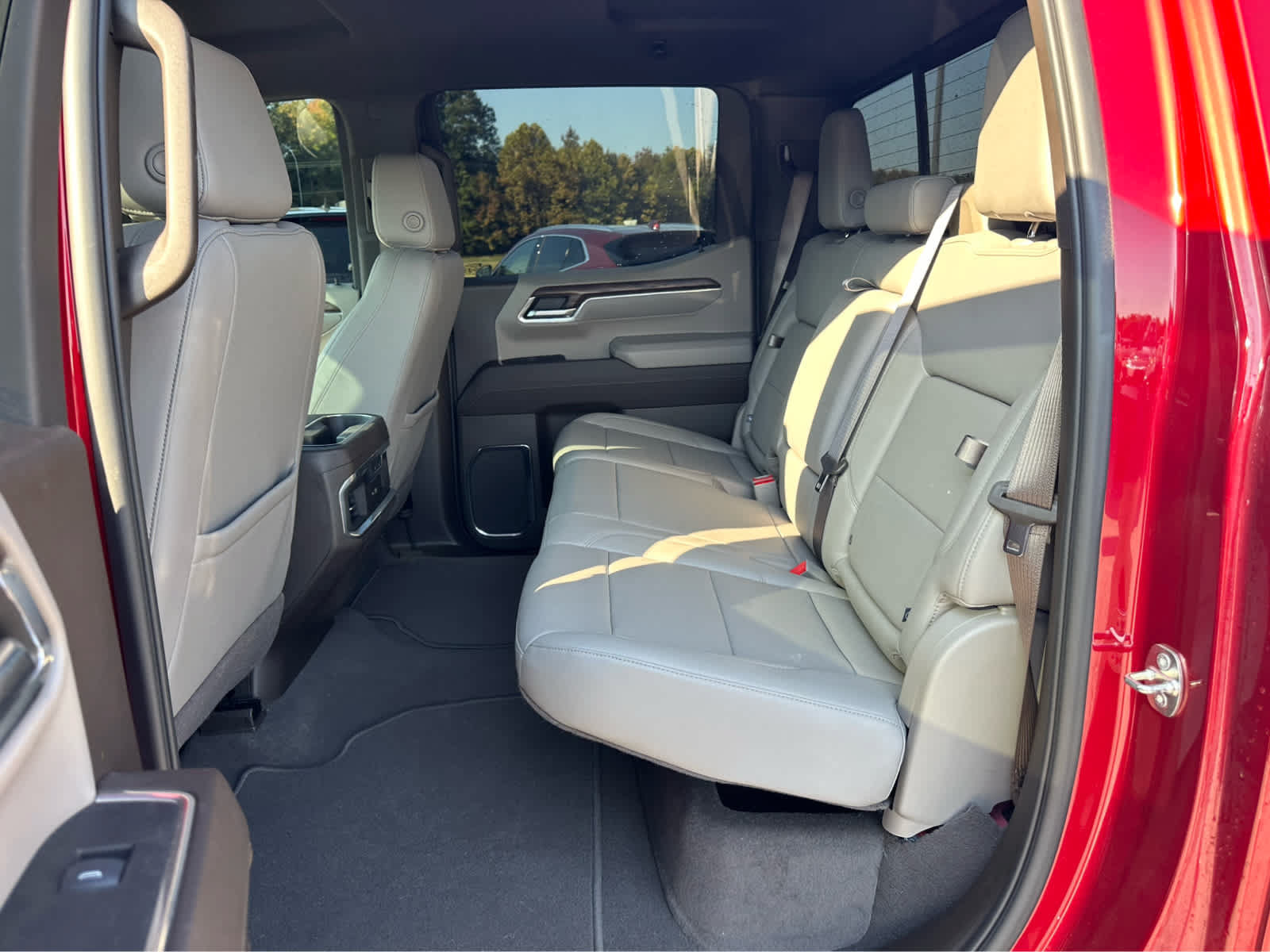 Used 2024 GMC Sierra 1500 SLT w/ SLT Convenience Package AWD/4WD image 12