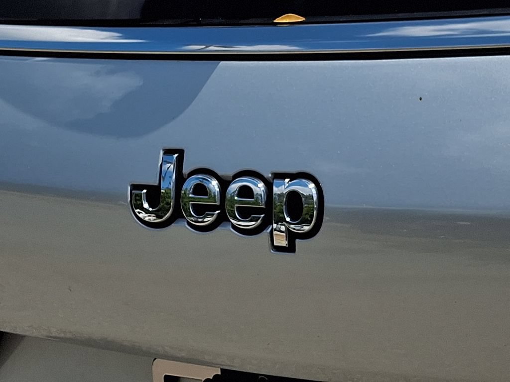 Used 2023 Jeep Grand Cherokee L Overland w/ Luxury Tech Group IV AWD/4WD image 32