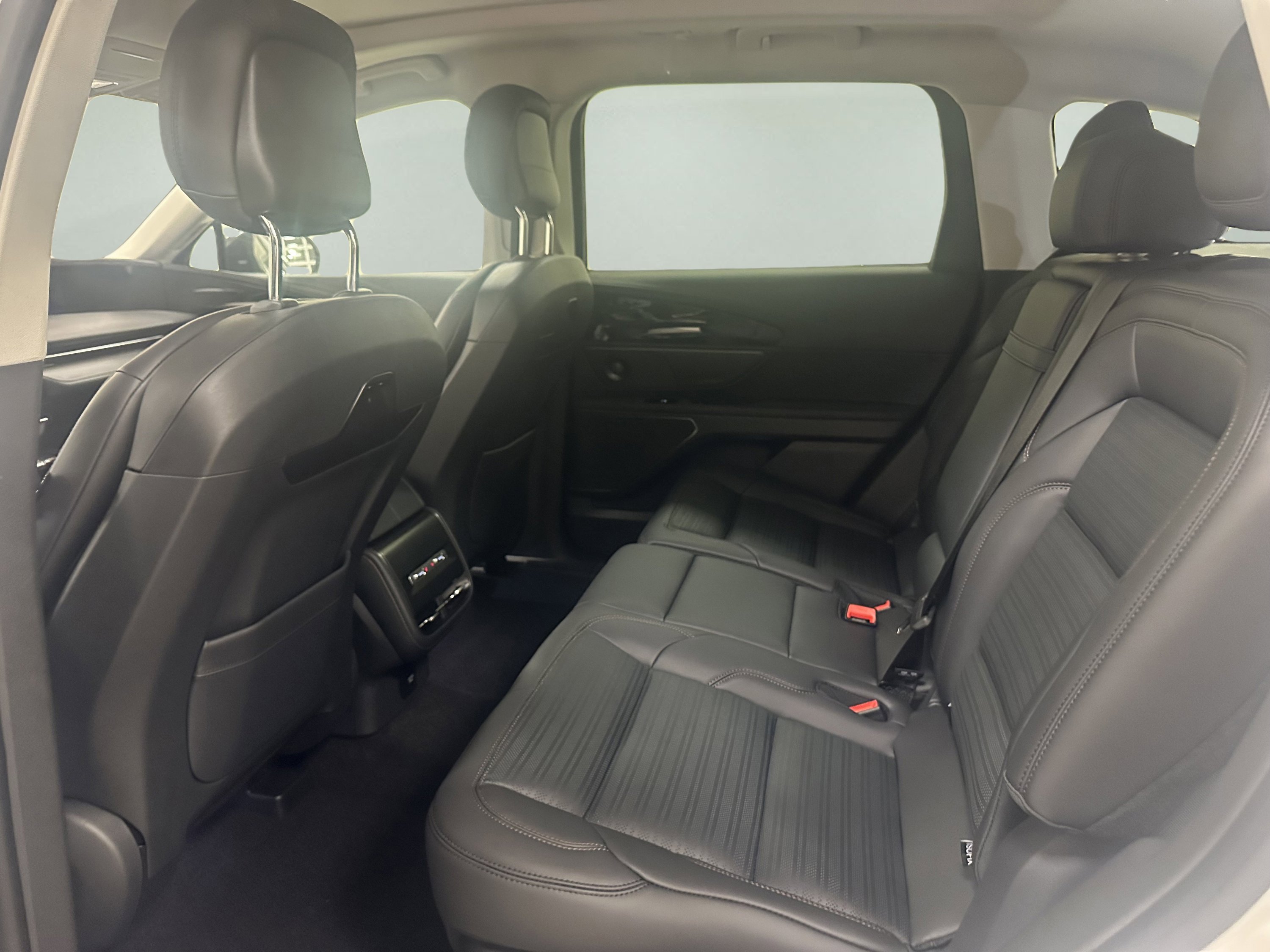 New 2026 Lincoln Nautilus Reserve w/ Jet Appearance Package image 10