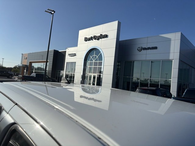 Used 2023 Nissan Frontier SV w/ Midnight Edition Package image 7