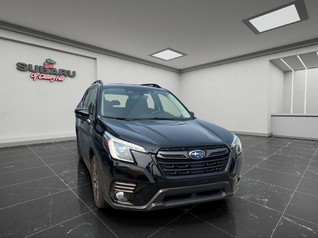 Used 2023 Subaru Forester Limited AWD/4WD image 2