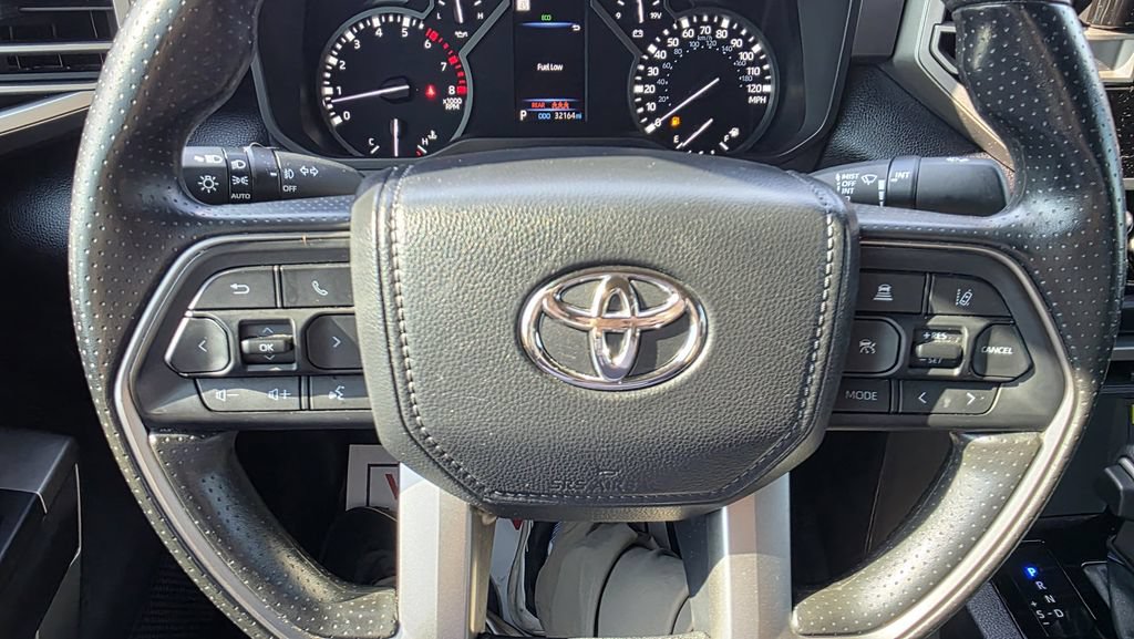 Used 2025 Toyota Tundra SR5 AWD/4WD image 17