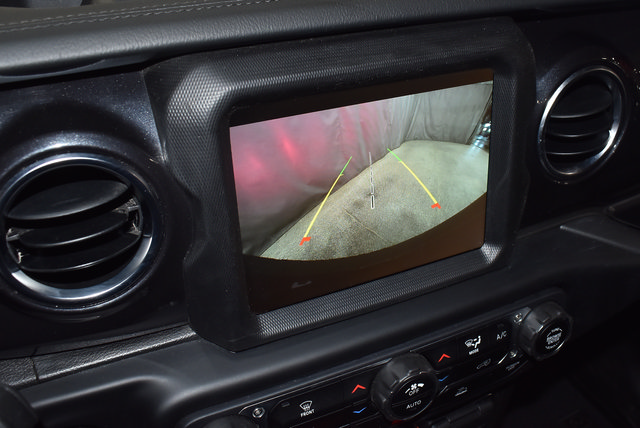 Used 2023 Jeep Wrangler Unlimited Sahara AWD/4WD image 12