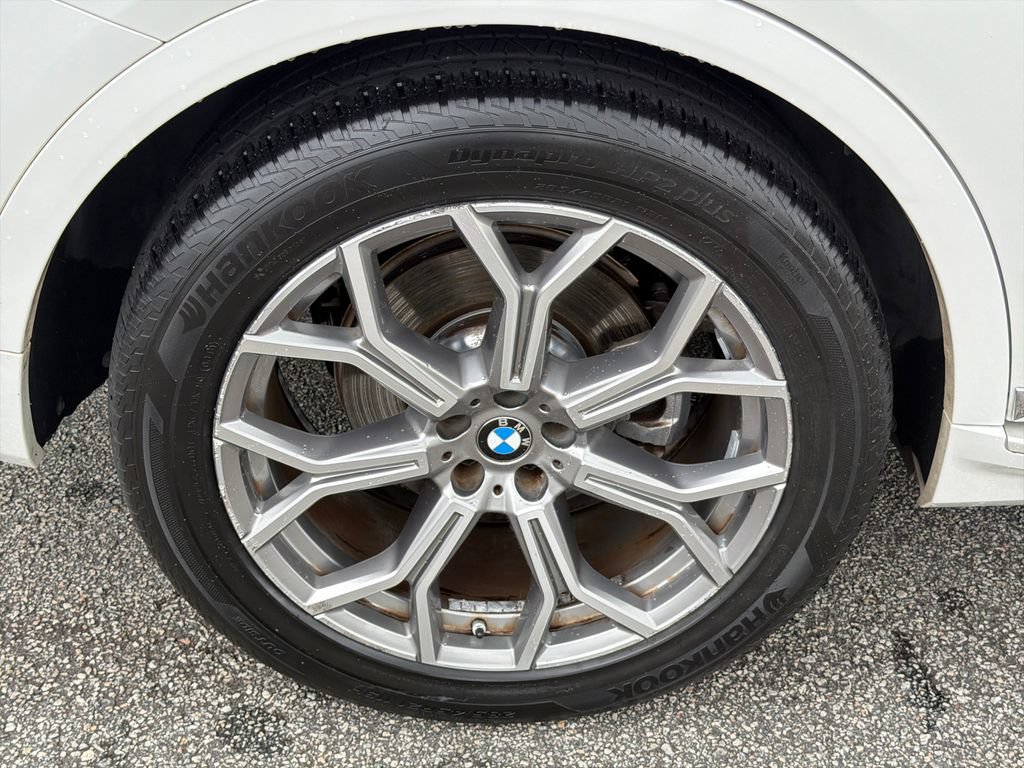 Used 2022 BMW X7 xDrive40i w/ Premium Package AWD/4WD image 17