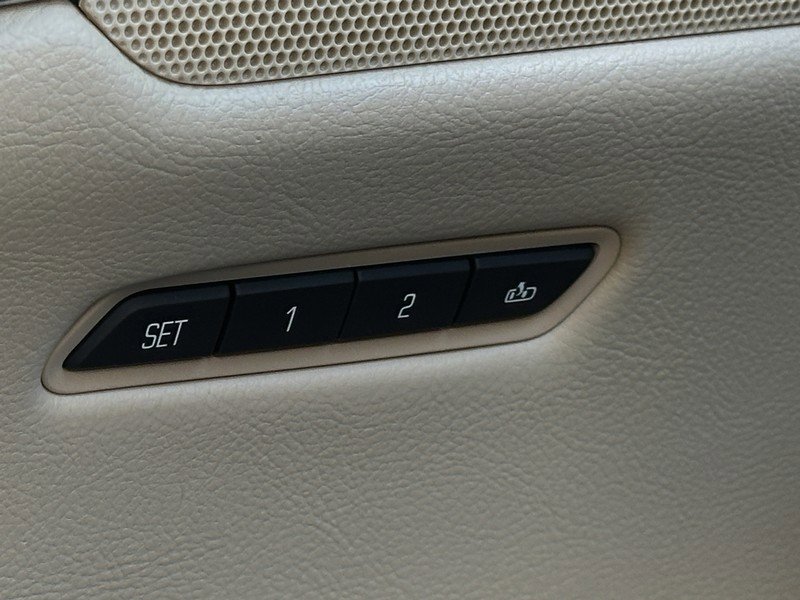 Used 2018 Cadillac XT5 Premium Luxury w/ Driver Assist Package image 27