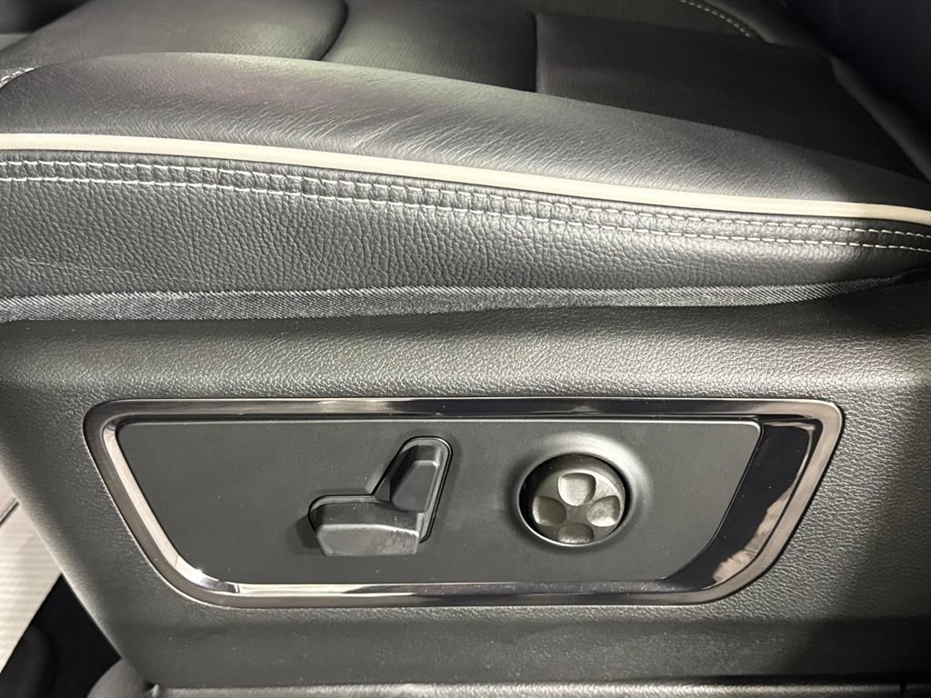 Used 2026 RAM 1500 Limited AWD/4WD image 32