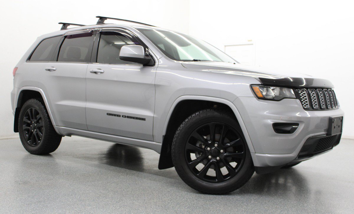 Used 2019 Jeep Grand Cherokee Altitude AWD/4WD image 1