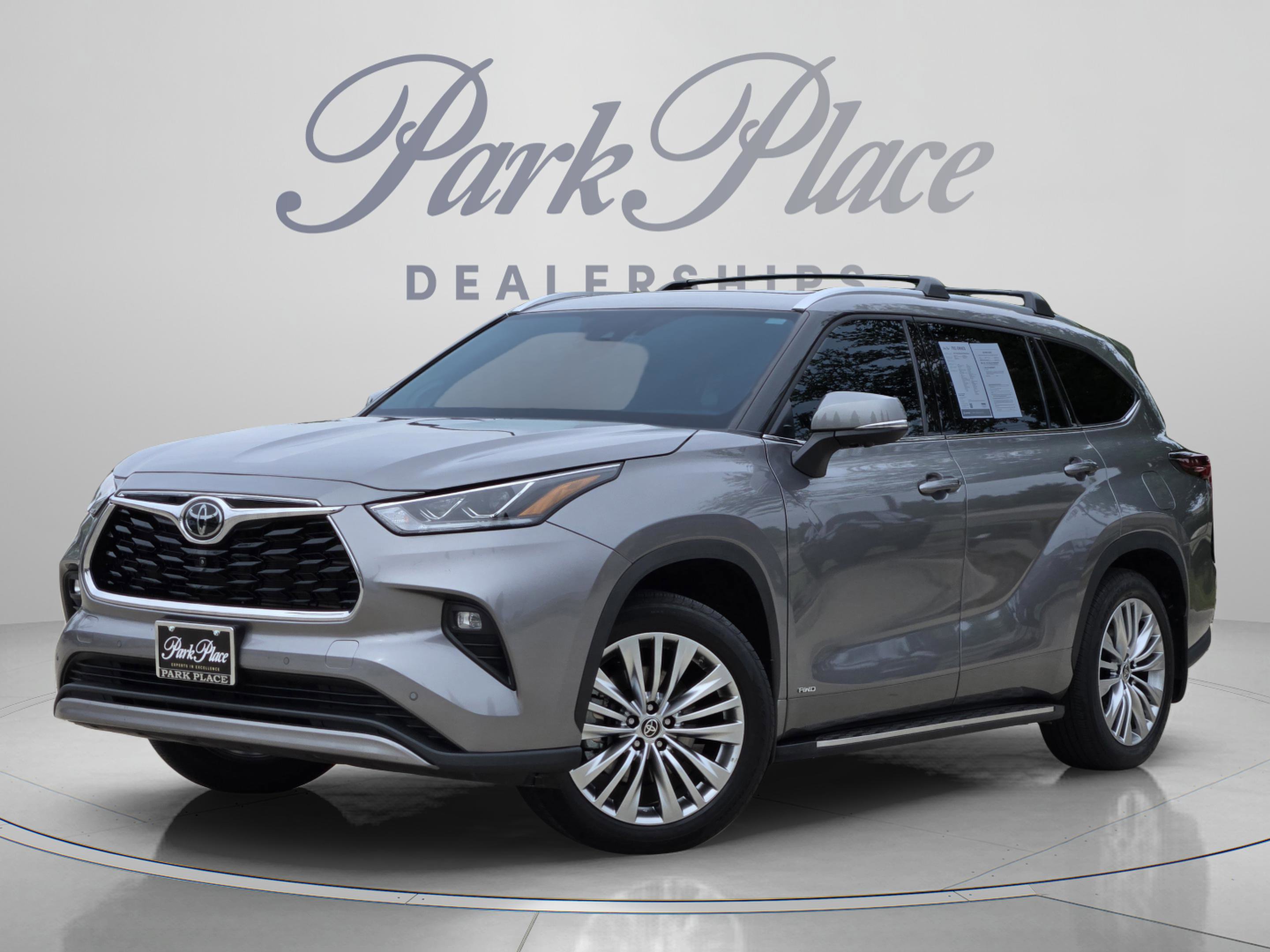 Used 2025 Toyota Highlander Platinum AWD/4WD image 1