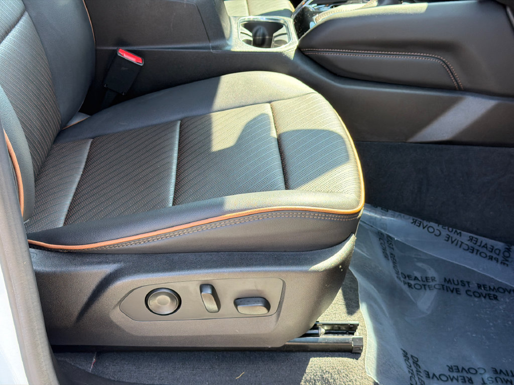 Used 2024 GMC Canyon AT4 w/ AT4 Premium Package AWD/4WD image 12